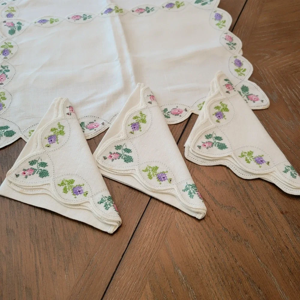 Vintage Linen Floral Cross stitch Luncheon Placemats And Napkins 3 Sets